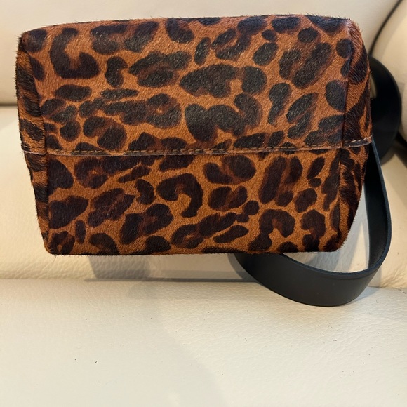 Madewell The Essential Mini Bucket Tote - Picture 4 of 7